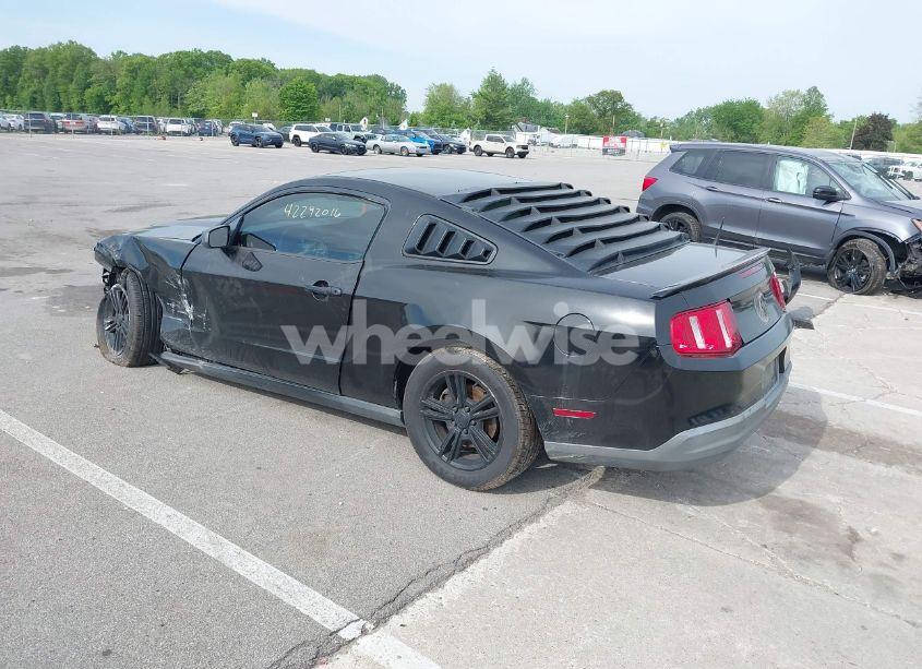 Photo 3 of 2010 Ford Mustang V6/V6 PREMIUM (VIN 1ZVBP8AN5A5181949)