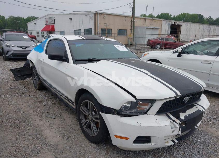 2010 Ford Mustang V6/V6 PREMIUM (VIN 1ZVBP8AN6A5106614) main photo