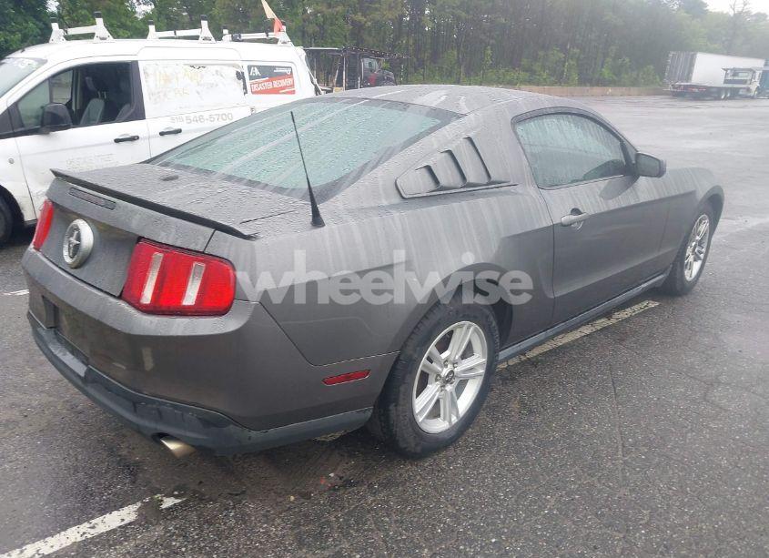 Photo 4 of 2010 Ford Mustang V6/V6 PREMIUM (VIN 1ZVBP8AN6A5138124)