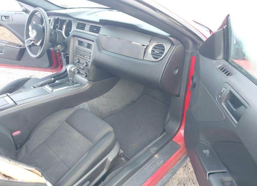 Photo 5 of 2010 Ford Mustang V6/V6 PREMIUM (VIN 1ZVBP8AN7A5175103)