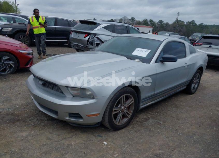 Photo 2 of 2010 Ford Mustang V6 PREMIUM (VIN 1ZVBP8AN8A5108851)