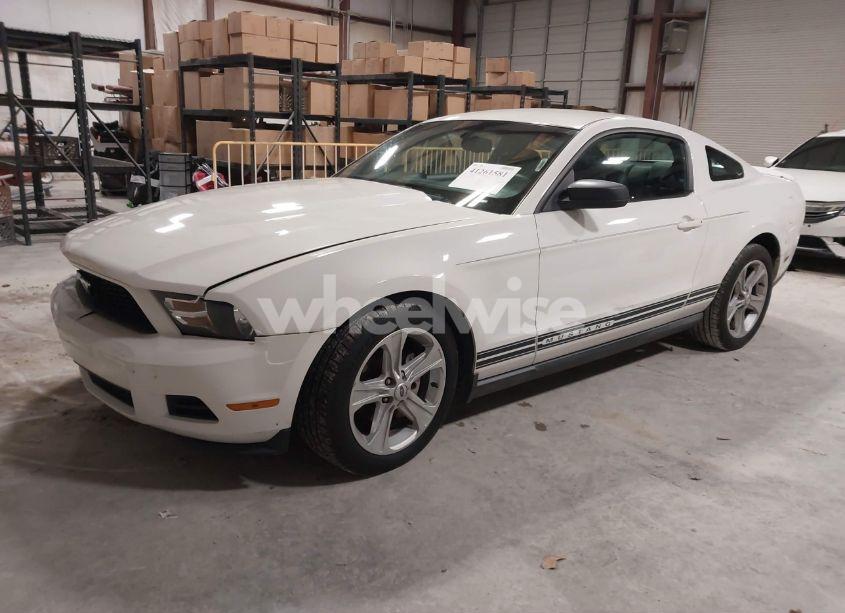 Photo 2 of 2010 Ford Mustang V6/V6 PREMIUM (VIN 1ZVBP8AN8A5118697)