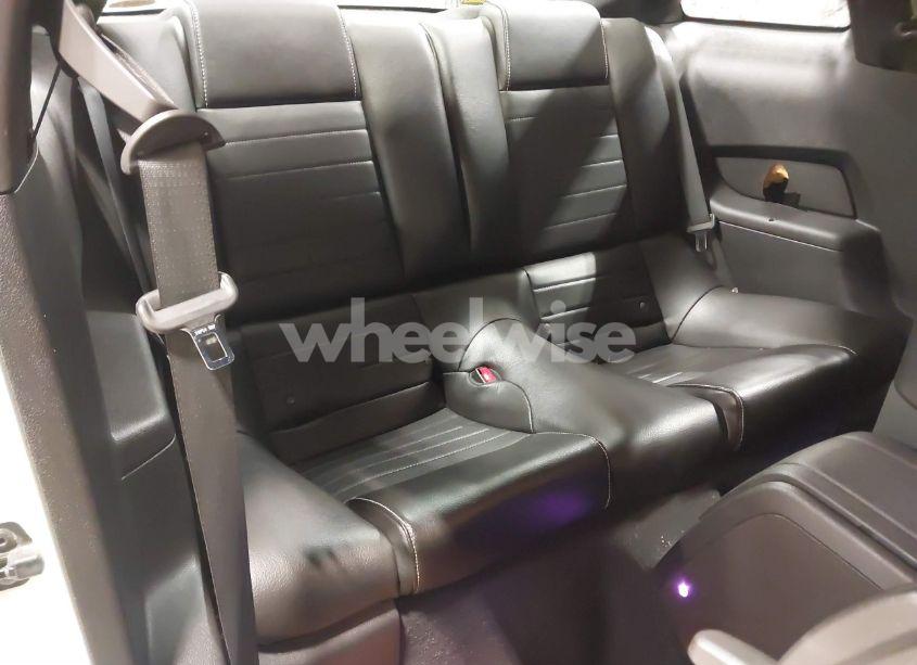 Photo 8 of 2010 Ford Mustang V6/V6 PREMIUM (VIN 1ZVBP8AN8A5118697)