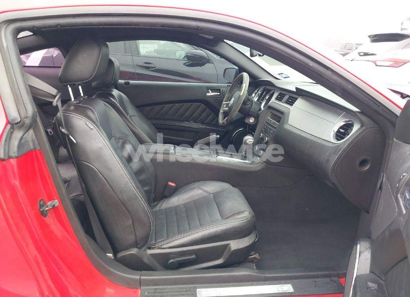 Photo 5 of 2010 Ford Mustang (VIN 1ZVBP8AN8A5129330)