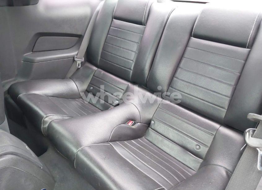 Photo 8 of 2010 Ford Mustang (VIN 1ZVBP8AN8A5129330)