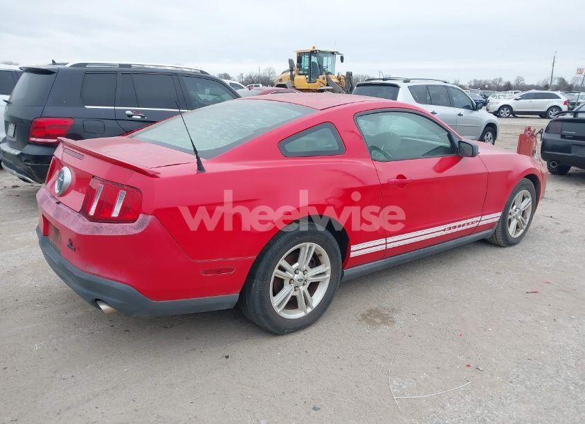 Photo 4 of 2010 Ford Mustang V6/V6 PREMIUM (VIN 1ZVBP8AN8A5153689)