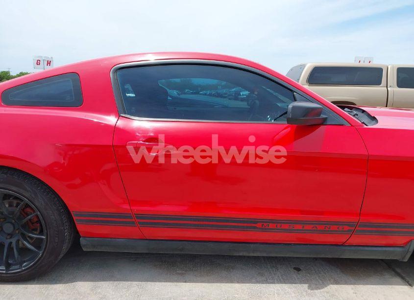 Photo 13 of 2010 Ford Mustang V6/V6 PREMIUM (VIN 1ZVBP8AN9A5176804)
