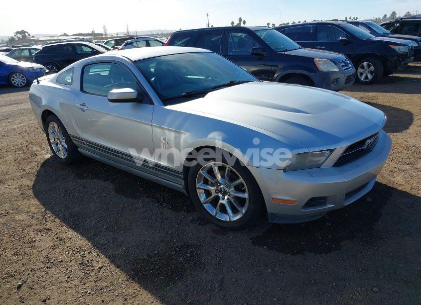 2010 Ford Mustang V6/V6 PREMIUM (VIN 1ZVBP8ANXA5120435) main photo