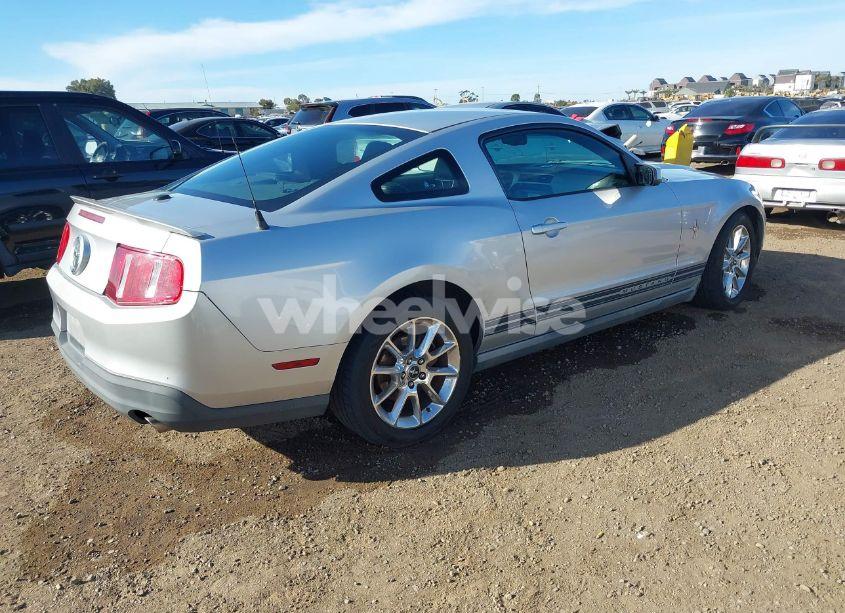 Photo 4 of 2010 Ford Mustang V6/V6 PREMIUM (VIN 1ZVBP8ANXA5120435)