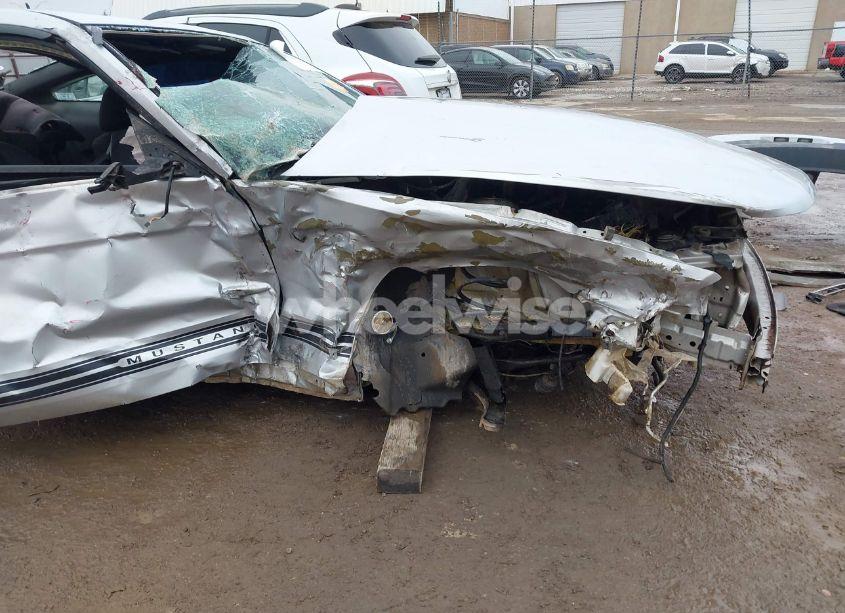 Photo 6 of 2010 Ford Mustang V6/V6 PREMIUM (VIN 1ZVBP8ANXA5131872)