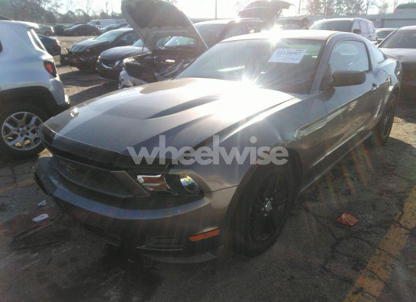 Photo 2 of 2010 Ford Mustang V6/V6 PREMIUM (VIN 1ZVBP8ANXA5137431)