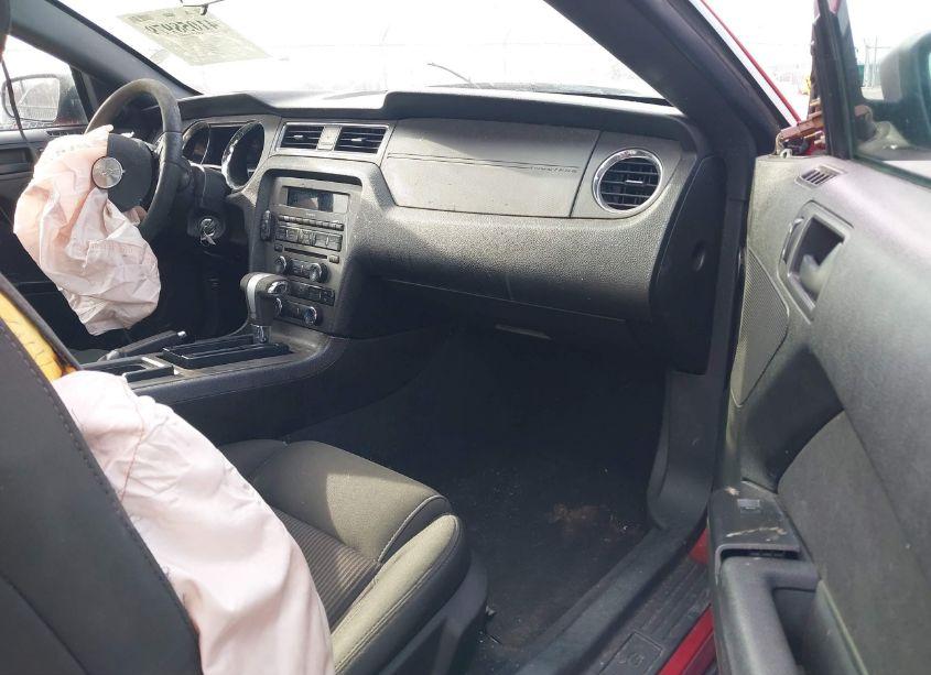 Photo 5 of 2010 Ford Mustang V6/V6 PREMIUM (VIN 1ZVBP8ANXA5152205)