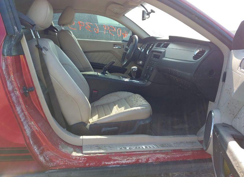 Photo 5 of 2010 Ford Mustang V6/V6 PREMIUM (VIN 1ZVBP8ANXA5155735)