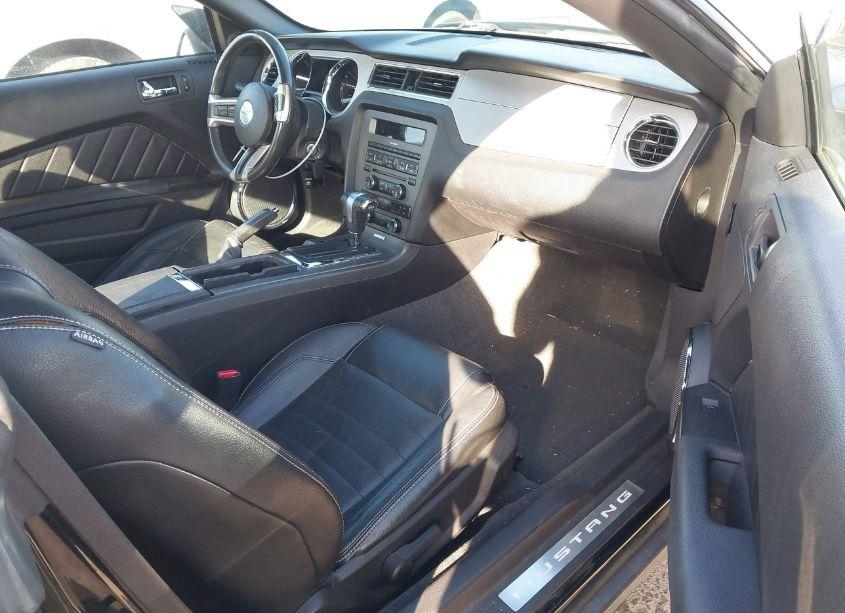 Photo 5 of 2010 Ford Mustang V6/V6 PREMIUM (VIN 1ZVBP8ANXA5173782)