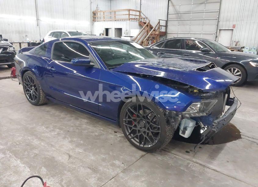 2013 Ford Mustang GT PREMIUM (VIN 1ZVBP8CF1D5284621) main photo