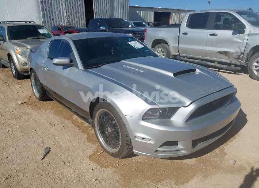 2013 Ford Mustang GT PREMIUM (VIN 1ZVBP8CF3D5284233) main photo