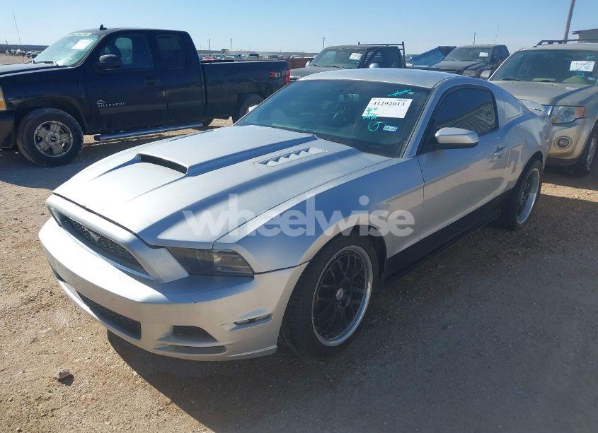 Photo 2 of 2013 Ford Mustang GT PREMIUM (VIN 1ZVBP8CF3D5284233)