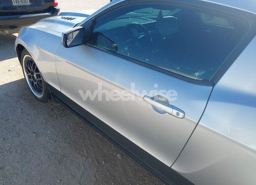 Photo 6 of 2013 Ford Mustang GT PREMIUM (VIN 1ZVBP8CF3D5284233)