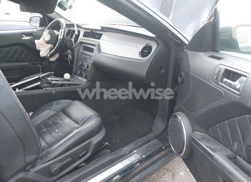 Photo 5 of 2011 Ford Mustang GT PREMIUM (VIN 1ZVBP8CF4B5133673)