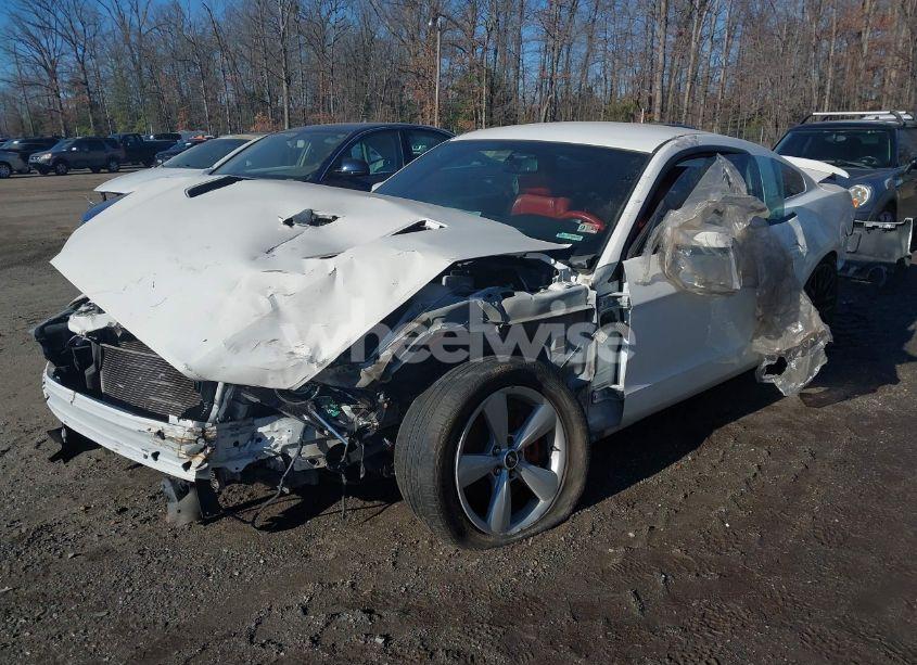 Photo 2 of 2013 Ford Mustang GT (VIN 1ZVBP8CF7D5205193)