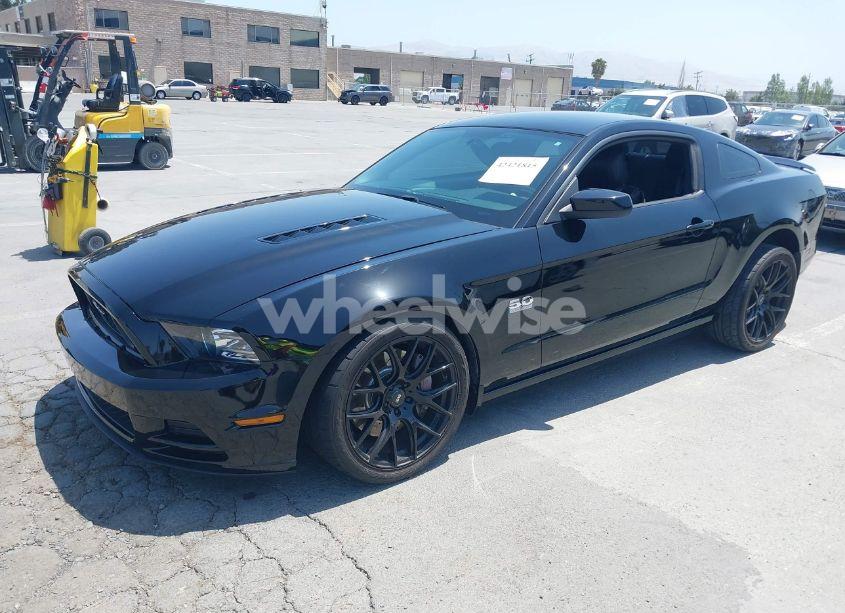 Photo 2 of 2014 Ford Mustang GT PREMIUM (VIN 1ZVBP8CF8E5296735)