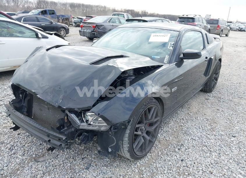 Photo 2 of 2013 Ford Mustang GT PREMIUM (VIN 1ZVBP8CF9D5233318)