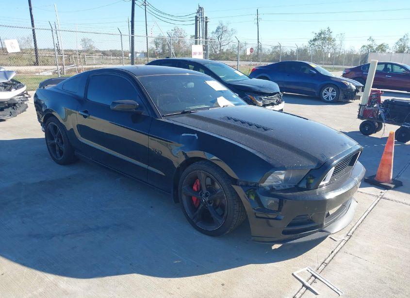 2014 Ford Mustang GT PREMIUM (VIN 1ZVBP8CFXE5304026) main photo