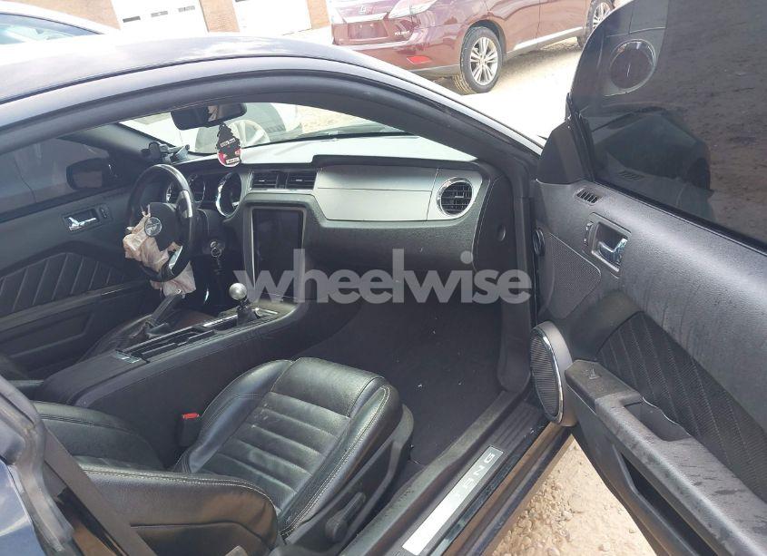 Photo 5 of 2010 Ford Mustang GT/GT PREMIUM (VIN 1ZVBP8CH2A5118802)