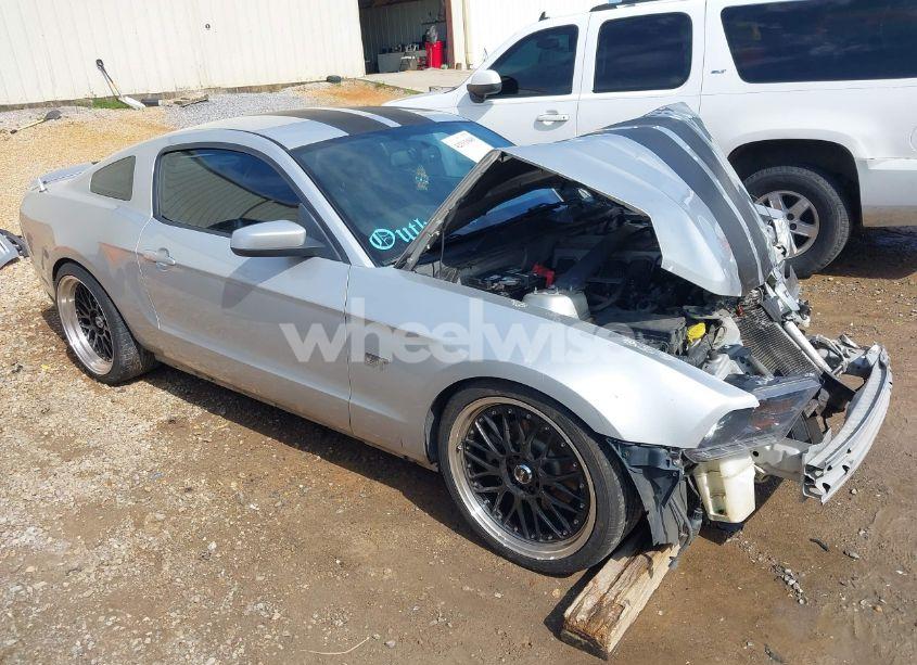 2010 Ford Mustang GT/GT PREMIUM (VIN 1ZVBP8CH7A5160740) main photo