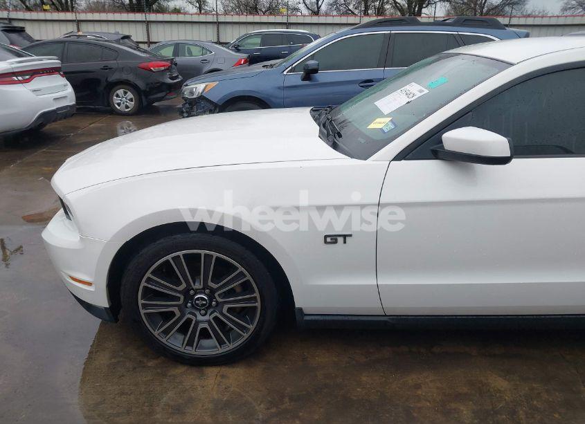 Photo 18 of 2010 Ford Mustang GT/GT PREMIUM (VIN 1ZVBP8CH9A5104685)