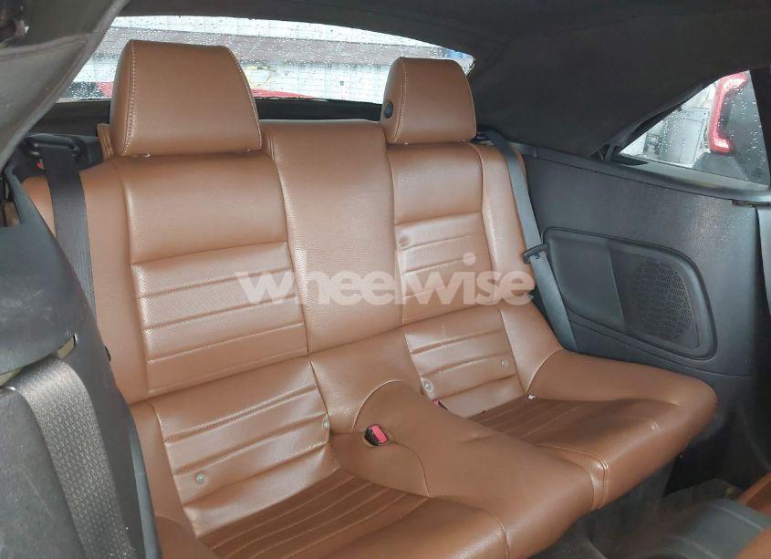 Photo 8 of 2011 Ford Mustang V6 PREMIUM (VIN 1ZVBP8EM0B5102190)