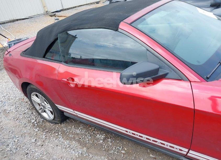 Photo 13 of 2011 Ford Mustang V6 (VIN 1ZVBP8EM0B5163569)