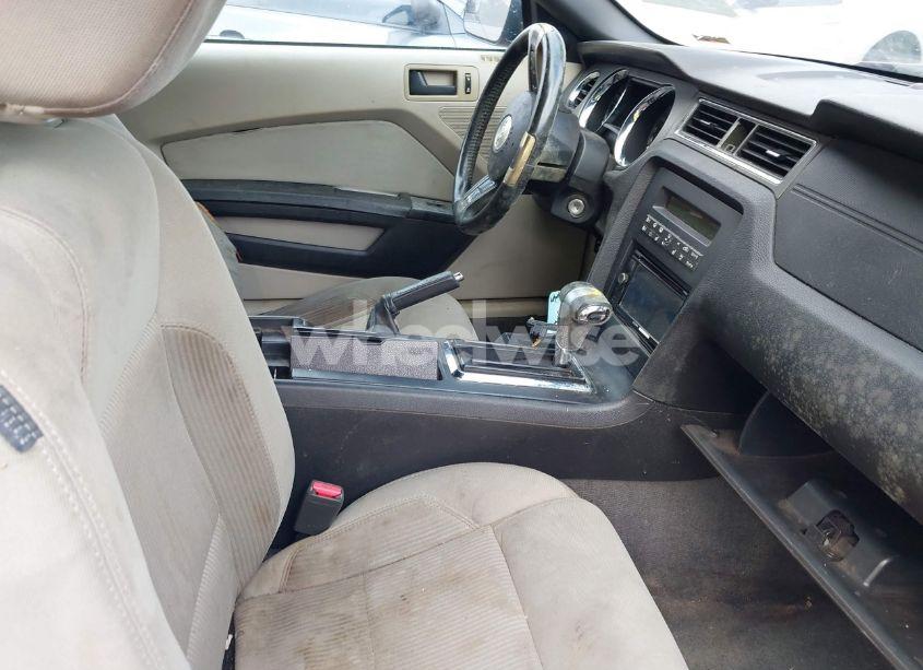 Photo 5 of 2011 Ford Mustang V6 (VIN 1ZVBP8EM0B5163569)