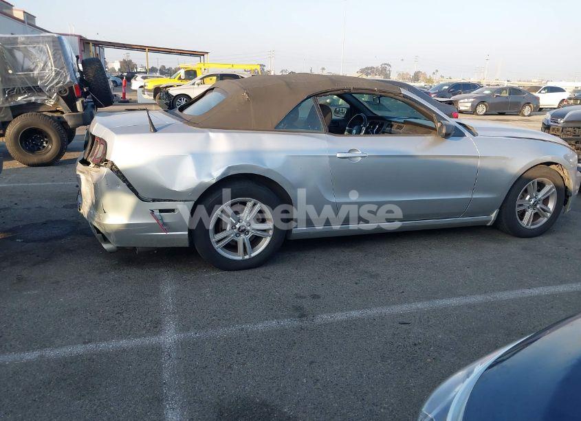 Photo 13 of 2014 Ford Mustang V6 (VIN 1ZVBP8EM0E5205971)