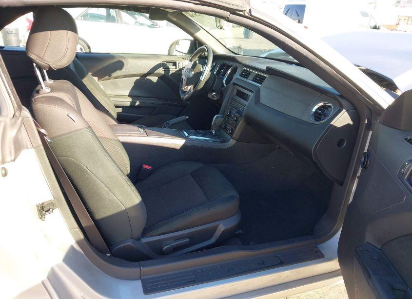 Photo 5 of 2014 Ford Mustang V6 (VIN 1ZVBP8EM0E5293324)