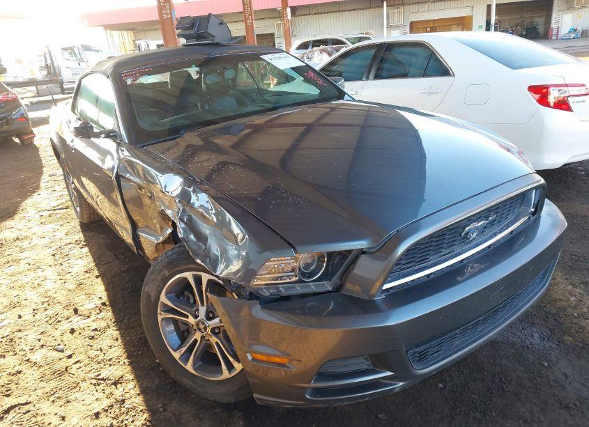 2014 Ford Mustang V6 PREMIUM (VIN 1ZVBP8EM0E5306931) main photo