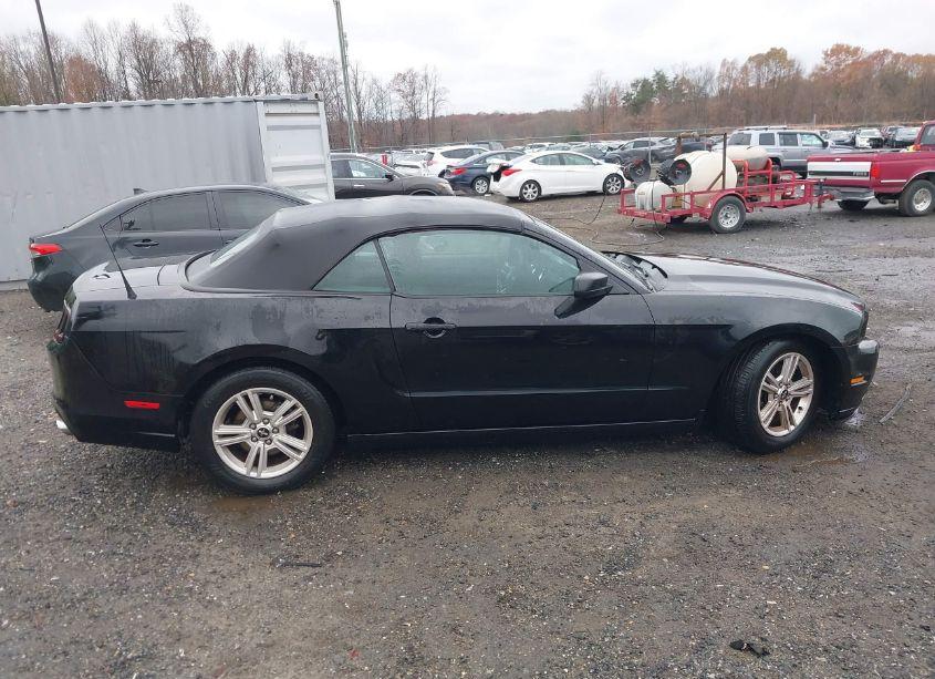 Photo 13 of 2014 Ford Mustang V6 (VIN 1ZVBP8EM0E5322529)