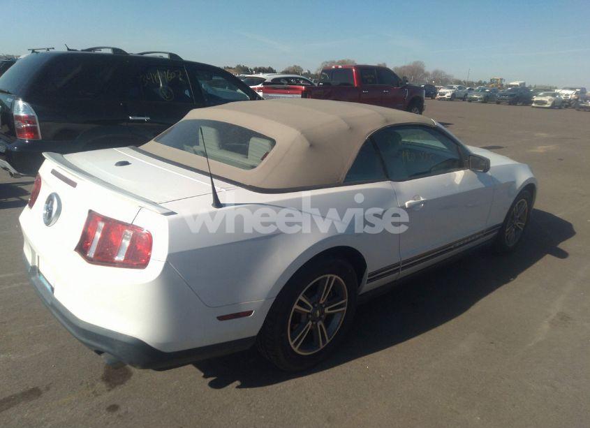 Photo 4 of 2011 Ford Mustang V6 PREMIUM (VIN 1ZVBP8EM1B5108970)