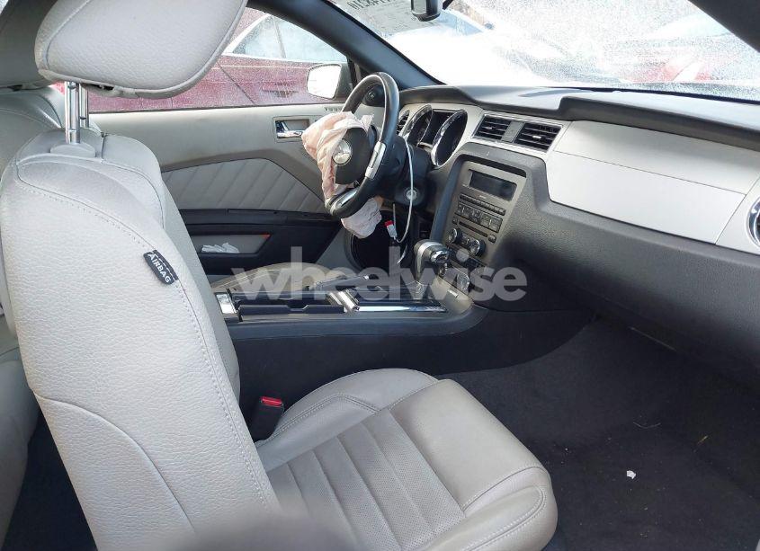 Photo 5 of 2011 Ford Mustang V6 PREMIUM (VIN 1ZVBP8EM1B5159465)