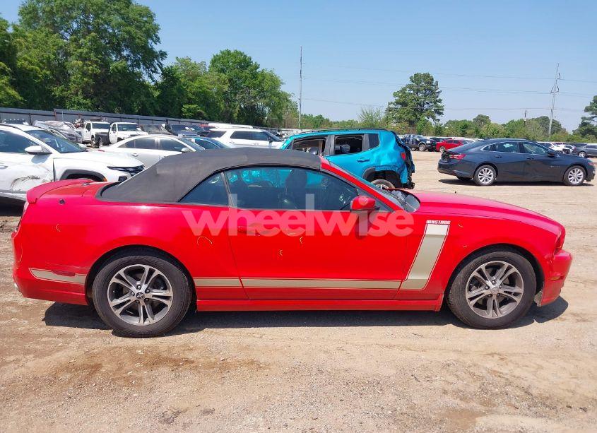 Photo 14 of 2014 Ford Mustang V6 PREMIUM (VIN 1ZVBP8EM1E5224836)