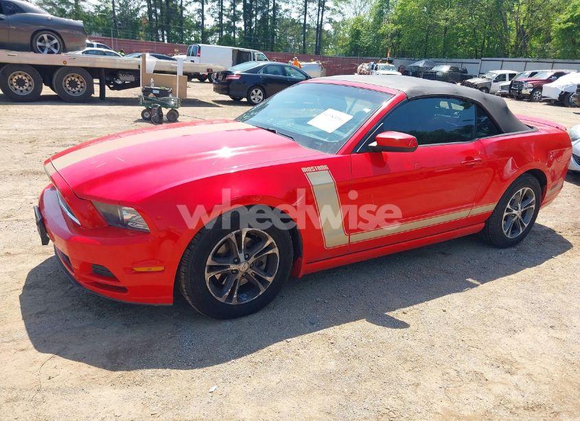 Photo 2 of 2014 Ford Mustang V6 PREMIUM (VIN 1ZVBP8EM1E5224836)