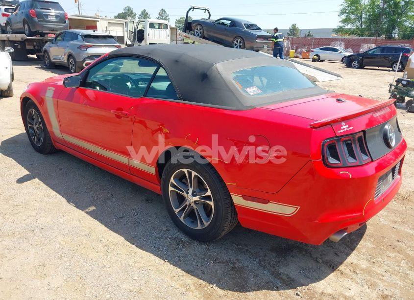 Photo 3 of 2014 Ford Mustang V6 PREMIUM (VIN 1ZVBP8EM1E5224836)