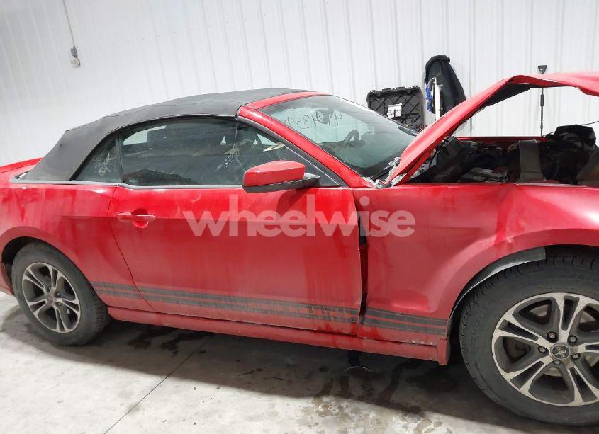 Photo 13 of 2014 Ford Mustang V6 PREMIUM (VIN 1ZVBP8EM1E5272367)