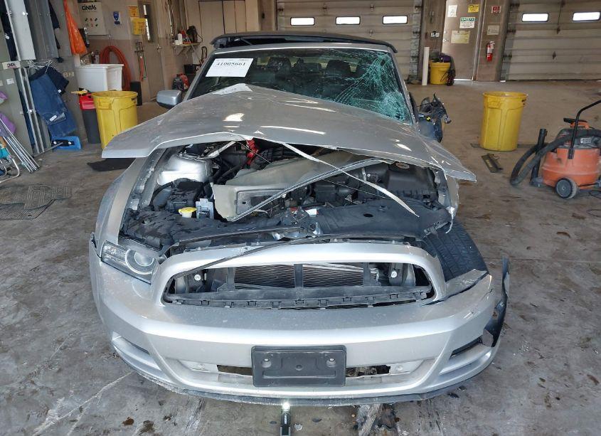Photo 12 of 2014 Ford Mustang V6 PREMIUM (VIN 1ZVBP8EM1E5289685)