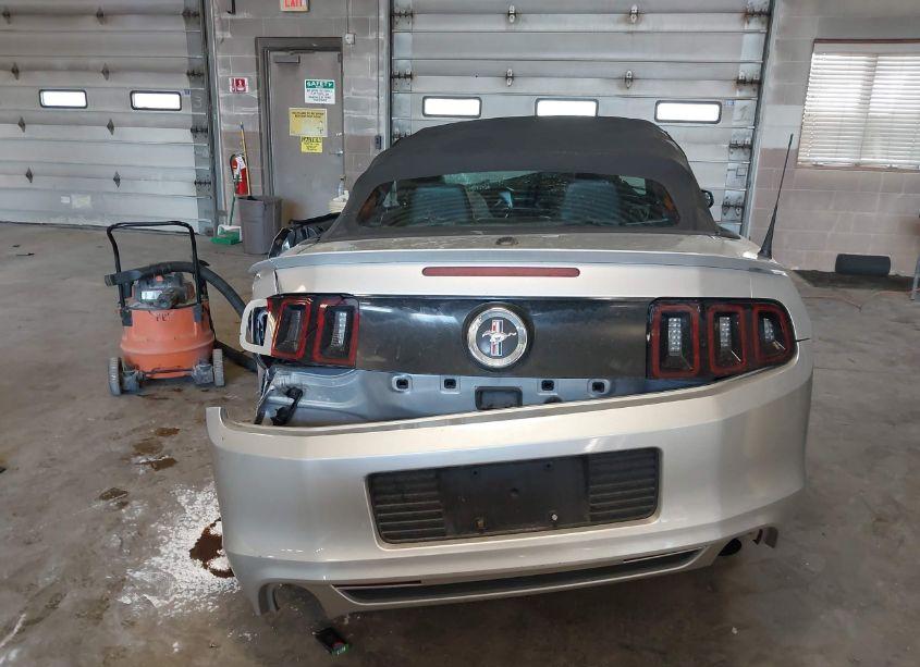 Photo 16 of 2014 Ford Mustang V6 PREMIUM (VIN 1ZVBP8EM1E5289685)