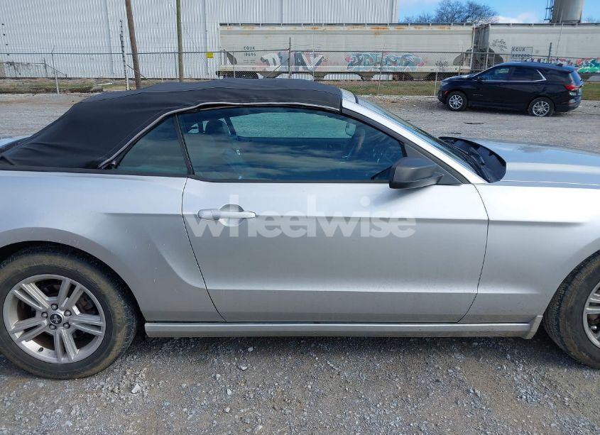 Photo 13 of 2013 Ford Mustang V6 (VIN 1ZVBP8EM2D5239439)