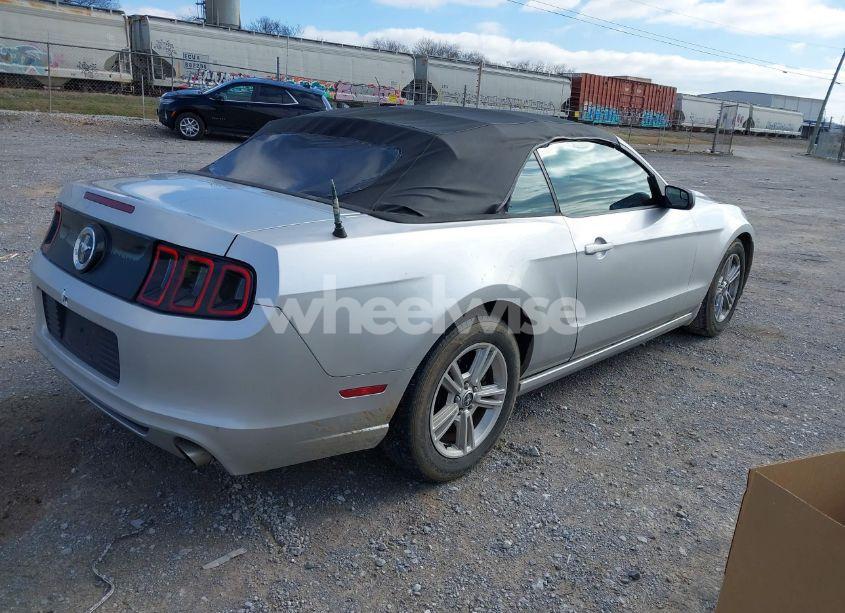 Photo 4 of 2013 Ford Mustang V6 (VIN 1ZVBP8EM2D5239439)