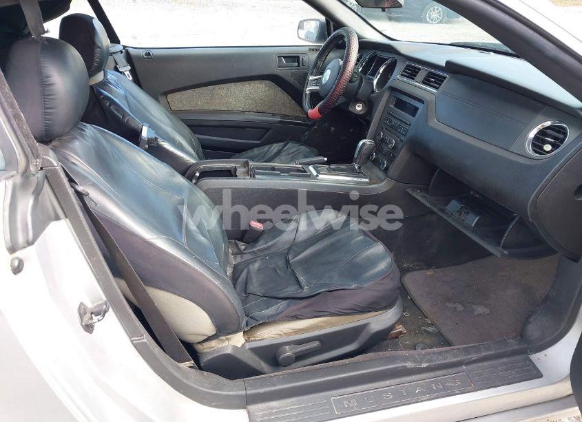 Photo 5 of 2013 Ford Mustang V6 (VIN 1ZVBP8EM2D5239439)