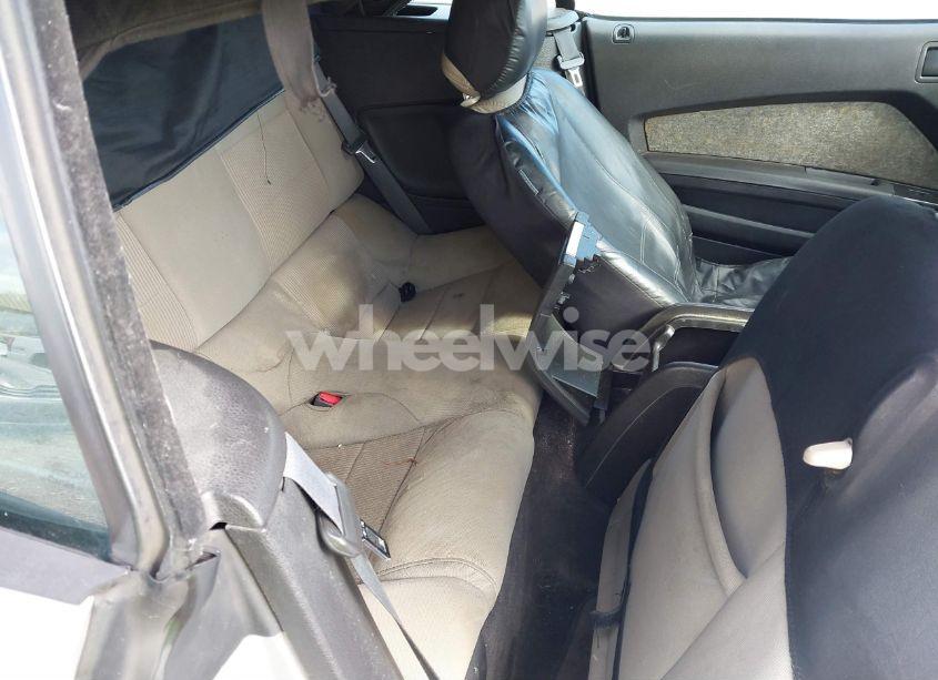 Photo 8 of 2013 Ford Mustang V6 (VIN 1ZVBP8EM2D5239439)