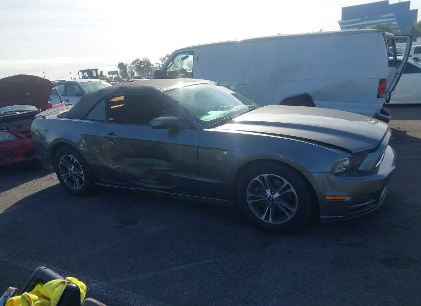 Photo 13 of 2014 Ford Mustang V6 PREMIUM (VIN 1ZVBP8EM2E5238129)